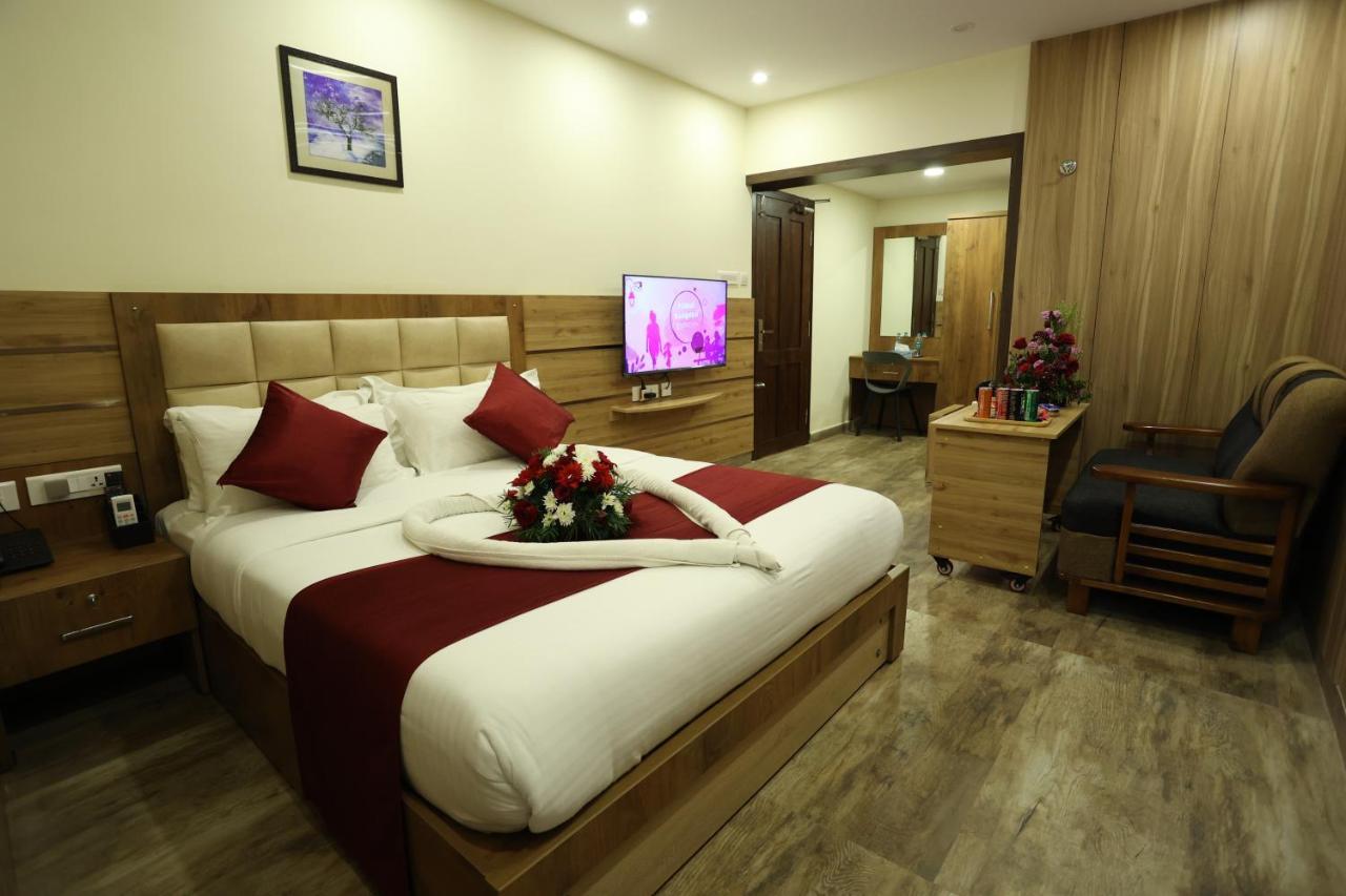Balaji Regency Kanhangad Kannangad Esterno foto
