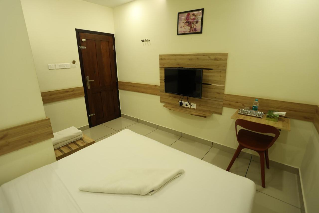 Balaji Regency Kanhangad Kannangad Esterno foto