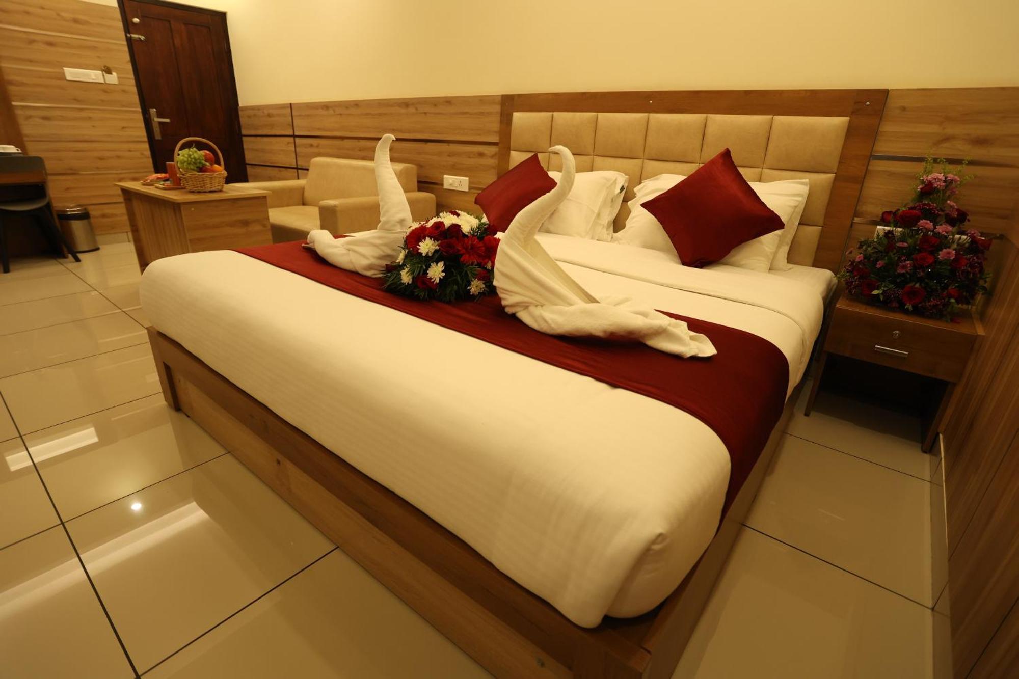 Balaji Regency Kanhangad Kannangad Esterno foto
