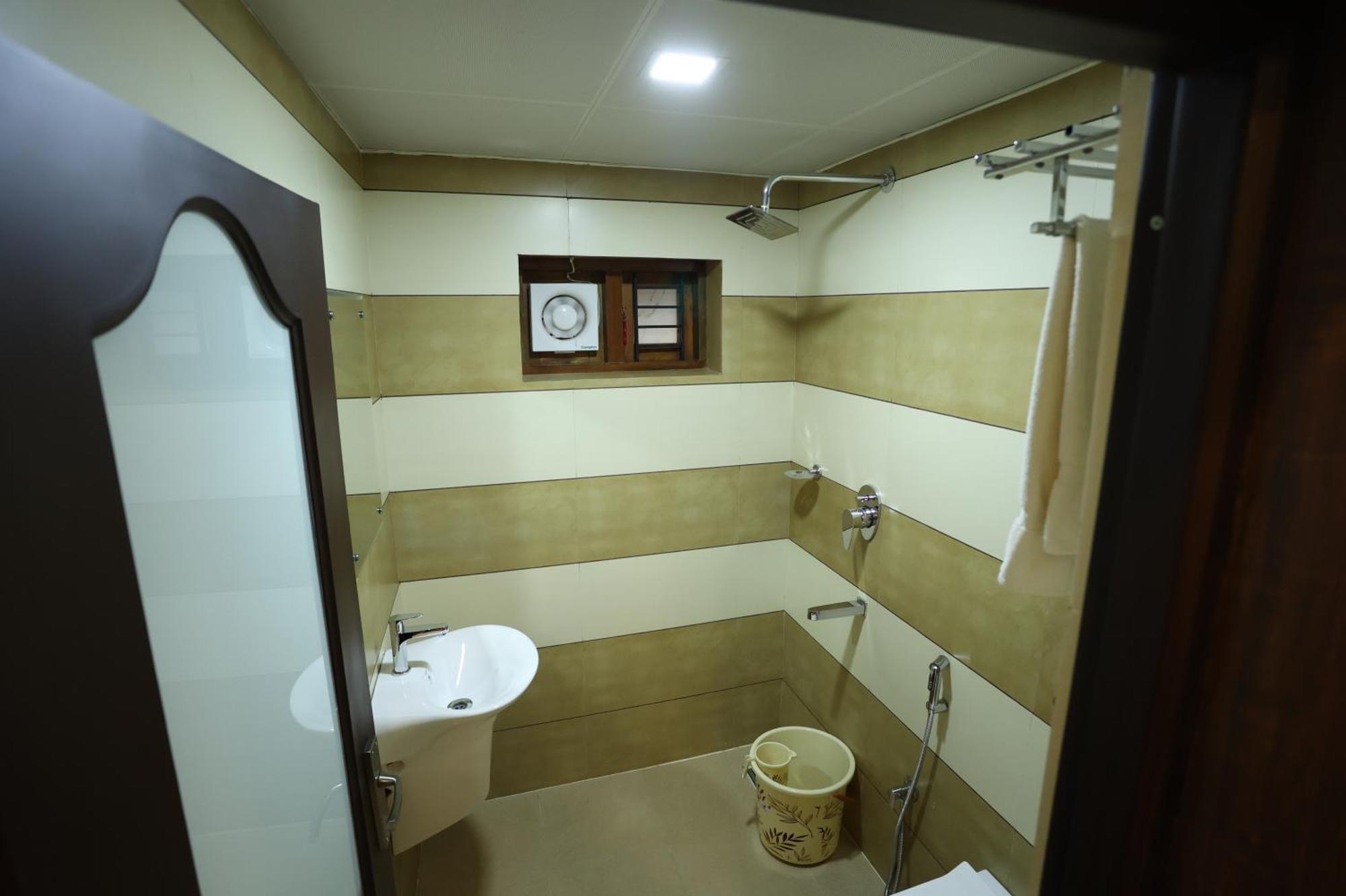Balaji Regency Kanhangad Kannangad Esterno foto