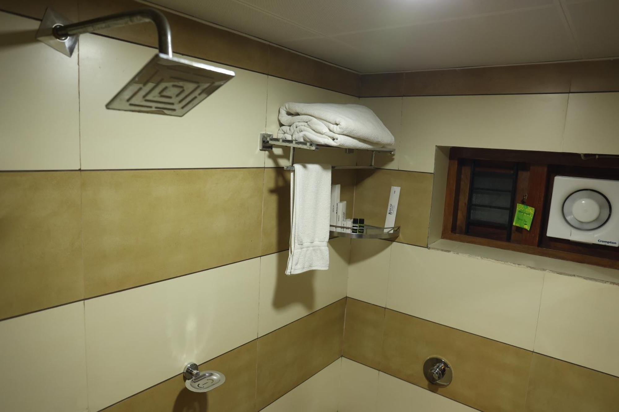 Balaji Regency Kanhangad Kannangad Esterno foto